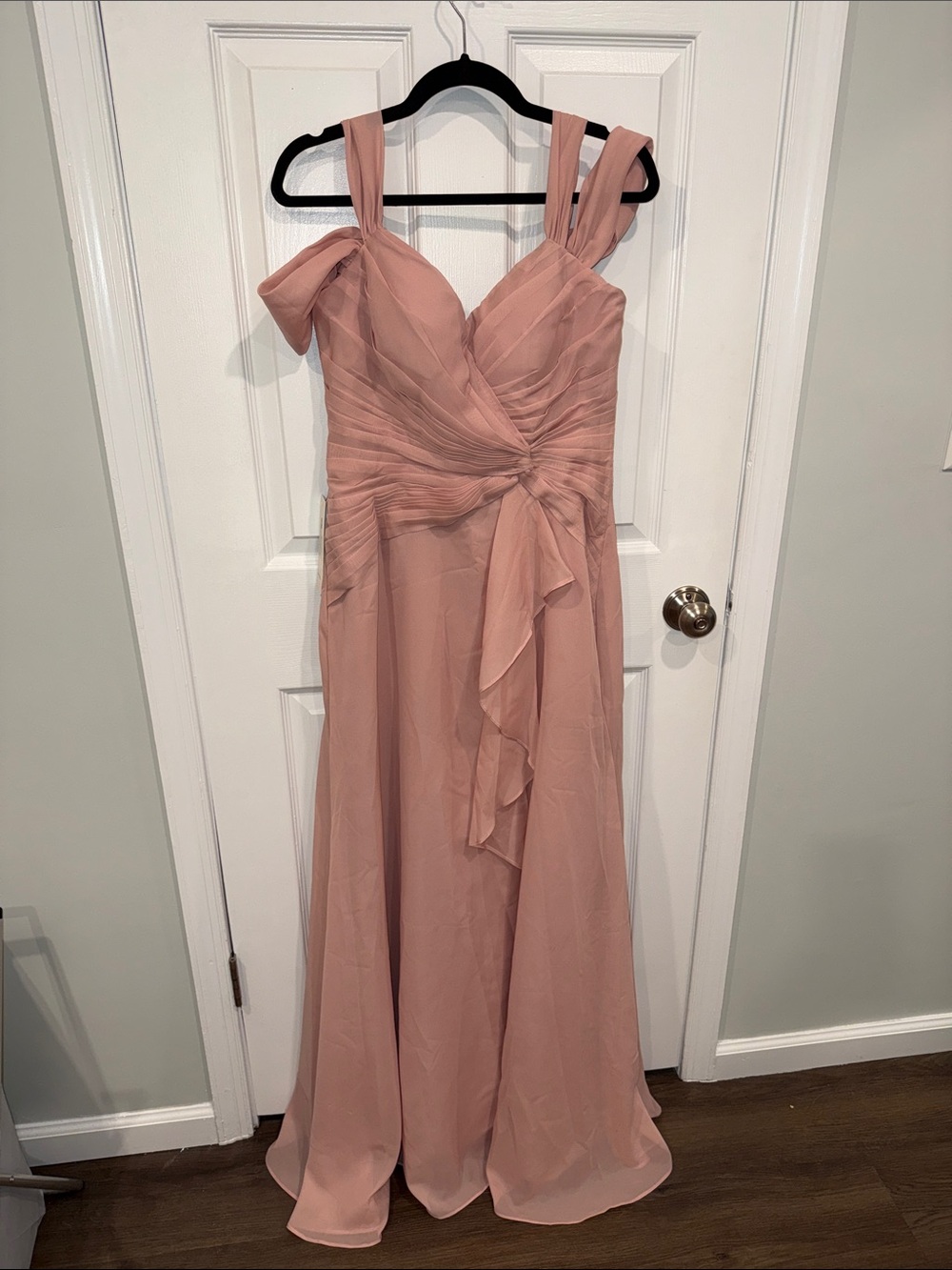 Elegant Blush Pink Chiffon Evening Dress